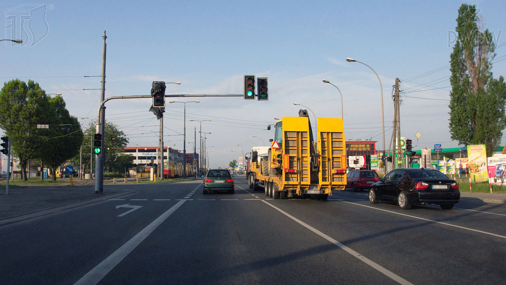Pytanie Q-0032: Czy w tej sytuacji masz prawo wyprzedzać samochód ciężarowy?