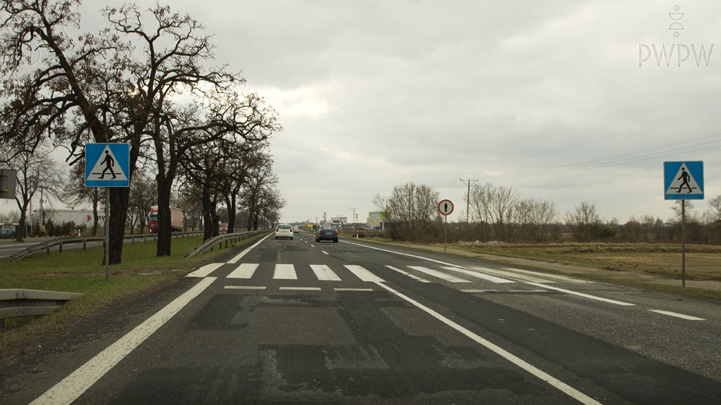 Pytanie Q-0181: Czy w tym miejscu wolno Ci zmienić pas ruchu?