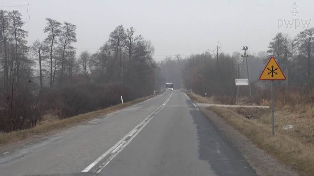 Pytanie Q-0736: Czy ten znak ostrzega o miejscu intensywnych opadów atmosferycznych?