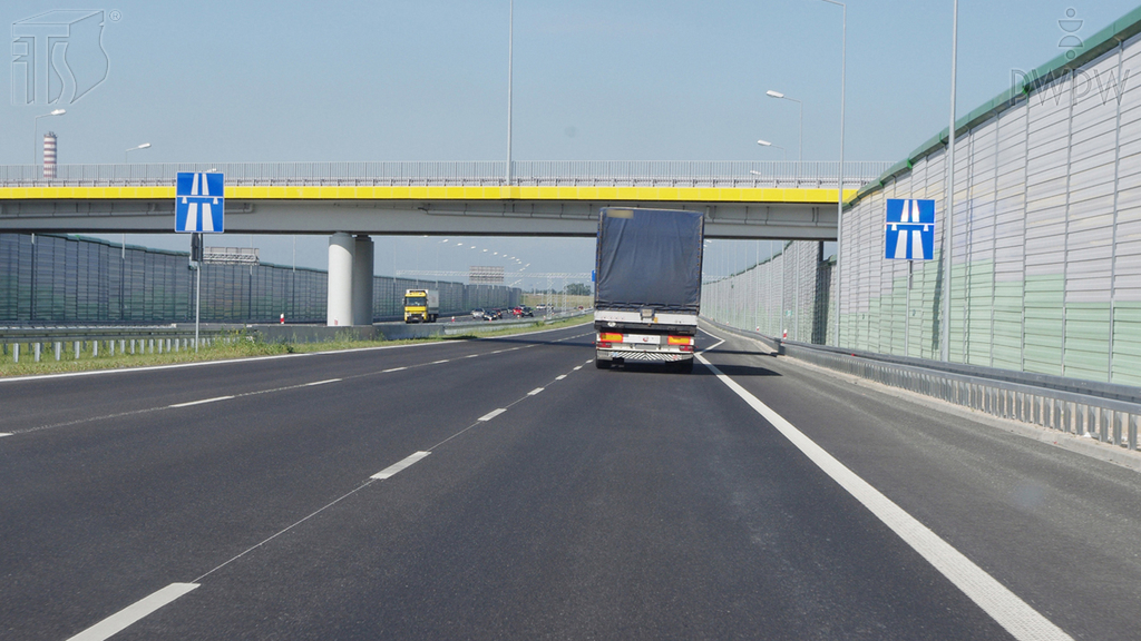 Pytanie Q-0750: Czy maksymalna prędkość, z jaką możesz jechać samochodem osobowym na drodze za tym znakiem wynosi 120 km/h?