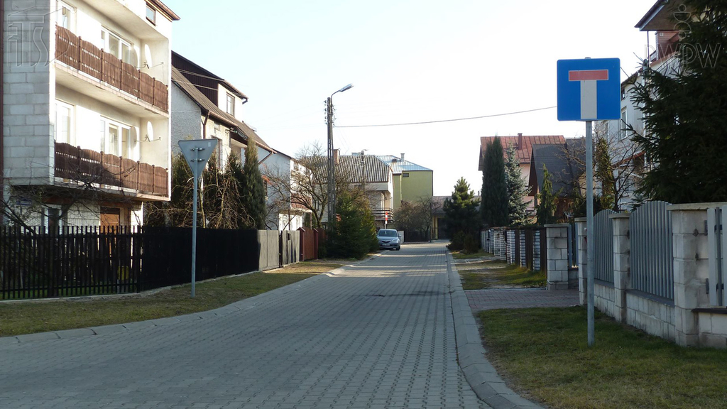 Pytanie Q-0754: Czy na drodze za tym znakiem możesz zawrócić?