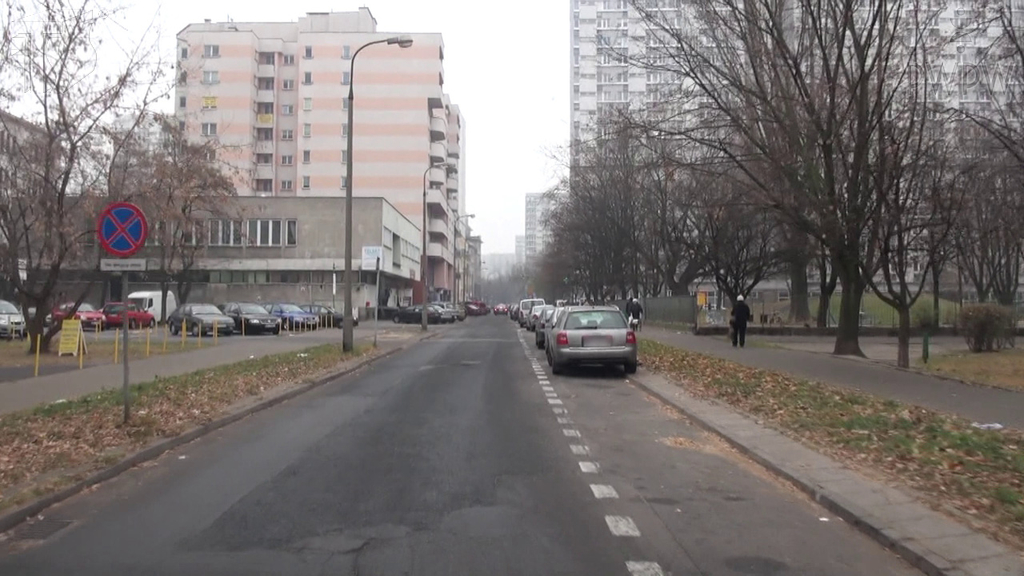 Pytanie Q-0766: Czy ten znak poziomy wyznacza pas postojowy?