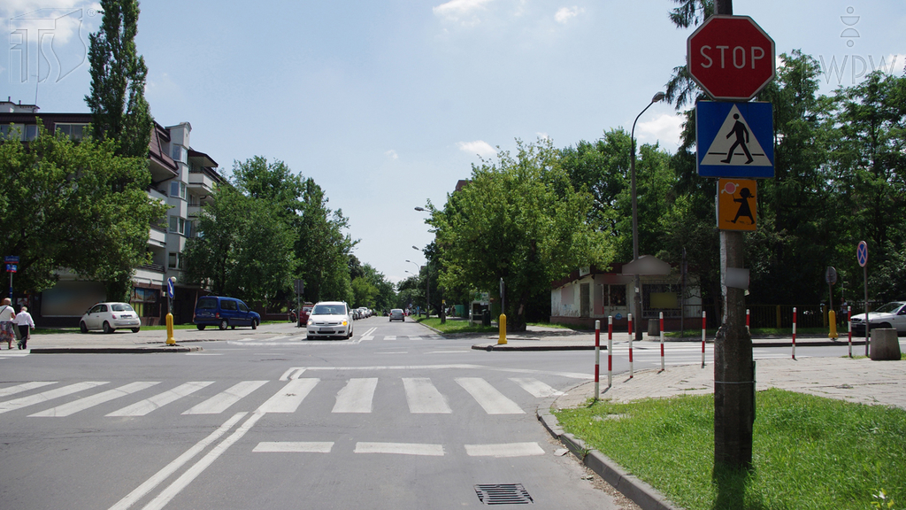 Pytanie Q-0813: Czy jadąc na wprost masz pierwszeństwo przed pojazdem nadjeżdżającym z kierunku przeciwnego, skręcającym w lewo?