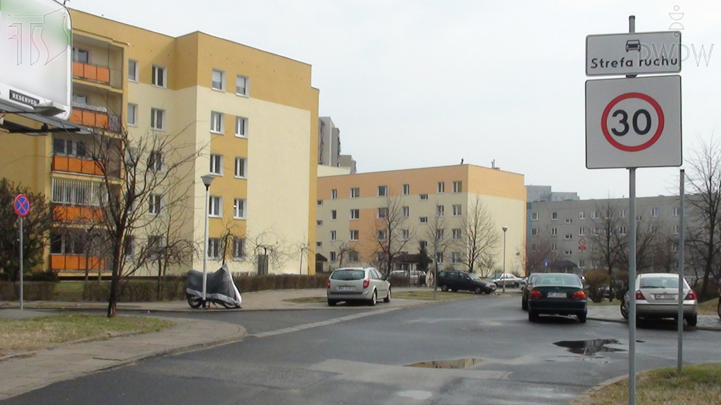 Pytanie Q-0898: Czy na tej drodze zawsze masz obowiązek ustąpić pierwszeństwa pieszemu?