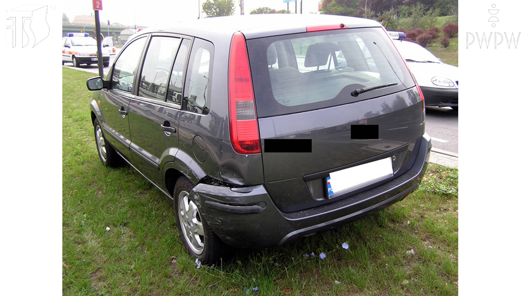 Pytanie Q-0937: Czy jako uczestnik wypadku drogowego, w którym nie ma zabitych lub rannych, masz obowiązek niezwłocznie usunąć pojazd z miejsca zdarzenia?