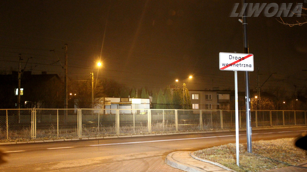 Pytanie Q-1770: Czy w tej sytuacji wjeżdżając na jezdnię drogi publicznej masz obowiązek zastosować zasady związane z włączaniem się do ruchu?
