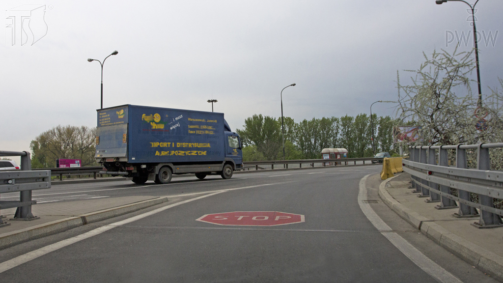 Pytanie Q-0649: Czy widoczny na jezdni znak 'stop' uprzedza o zbliżaniu się do drogi z pierwszeństwem przejazdu?
