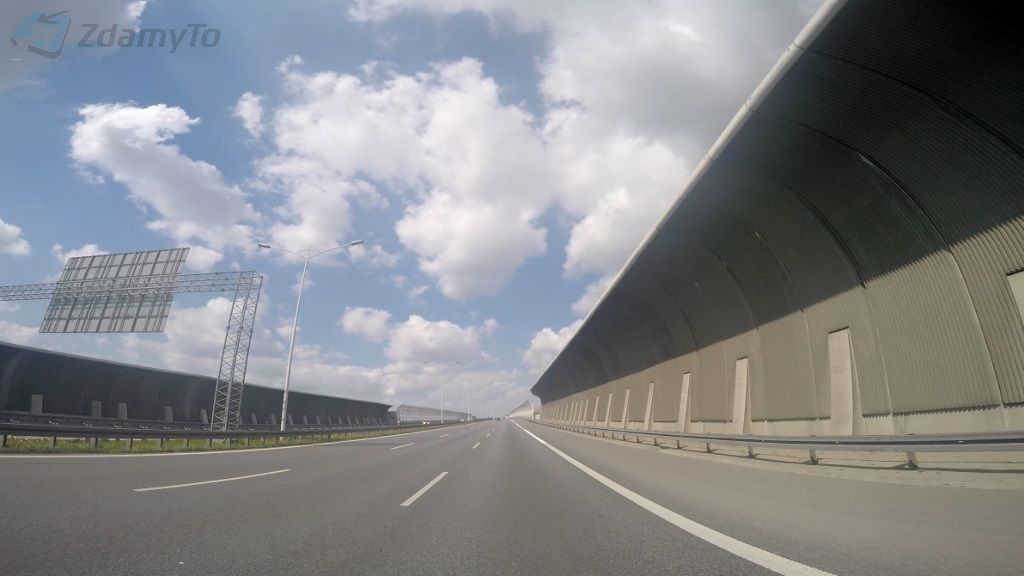 Pytanie Q-1814: Kierujesz pojazdem osobowym z przyczepą, jadąc autostradą. Jakiej prędkości nie wolno Ci przekroczyć?