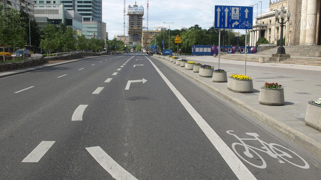 Pytanie Q-1070: Czy kierując motocyklem jednośladowym, możesz korzystać z pasa ruchu dla rowerów?