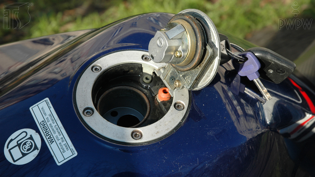 Pytanie Q-1114: Na co, przede wszystkim, zwrócisz uwagę podczas tankowania motocykla?