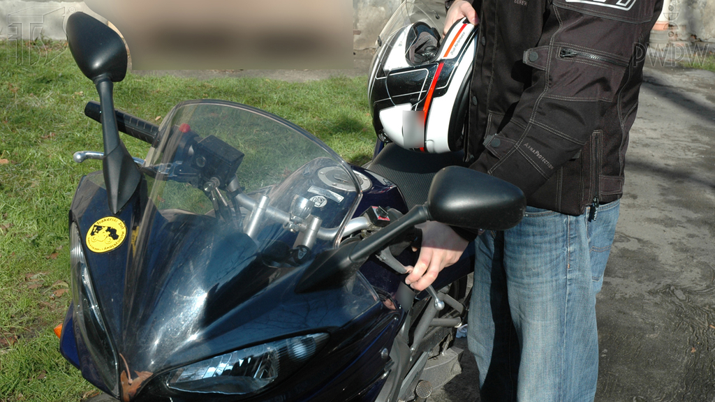 Pytanie Q-1115: Czy masz prawo przewozić motocyklem jednośladowym pasażera, który jest w stanie po użyciu alkoholu?