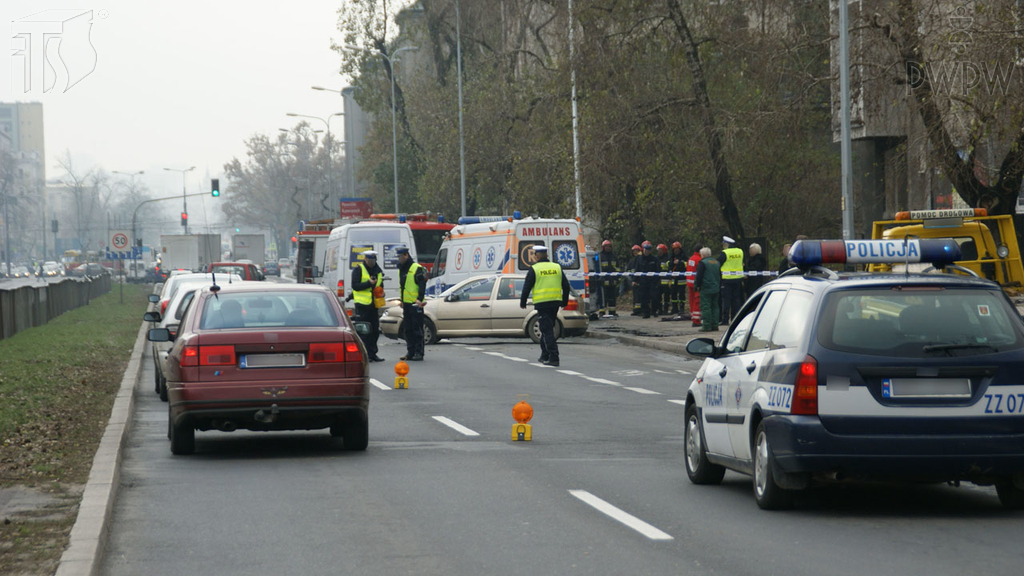 Pytanie Q-1136: Czy każdy ma obowiązek udzielania pierwszej pomocy ofiarom wypadku?