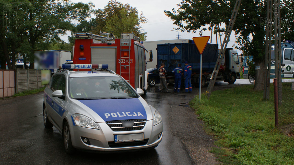 Pytanie Q-2258: Którą z wymienionych służb powiadomisz, aby podjęła akcję ratowniczą, polegającą na neutralizacji substancji niebezpiecznej na drodze?