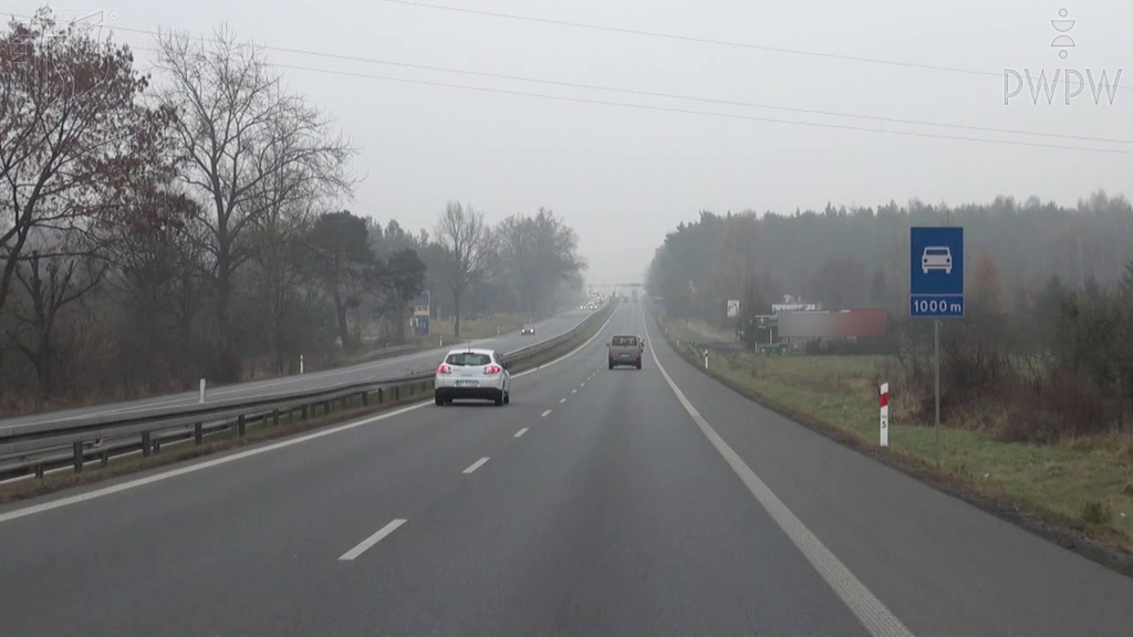 Pytanie Q-1201: Jaka jest maksymalna prędkość, z którą masz prawo jechać drogą za tym znakiem, gdy kierujesz autobusem o długości do 6 m?