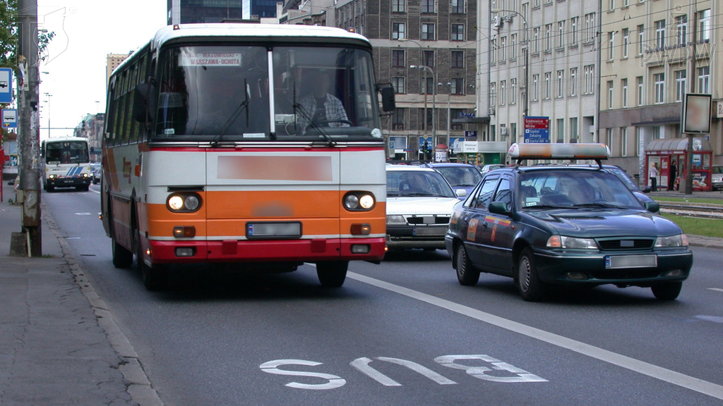 Pytanie Q-1254: Czego nie możesz robić kierując autobusem przewożącym osoby?