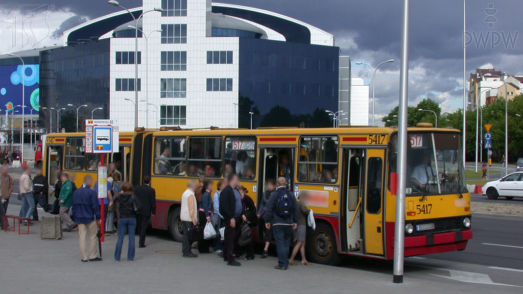 Pytanie Q-1269: Jak powinieneś postąpić w przypadku agresywnego, utrudniającego kierowanie pojazdem zachowania pasażera względem Ciebie lub innych podróżnych?