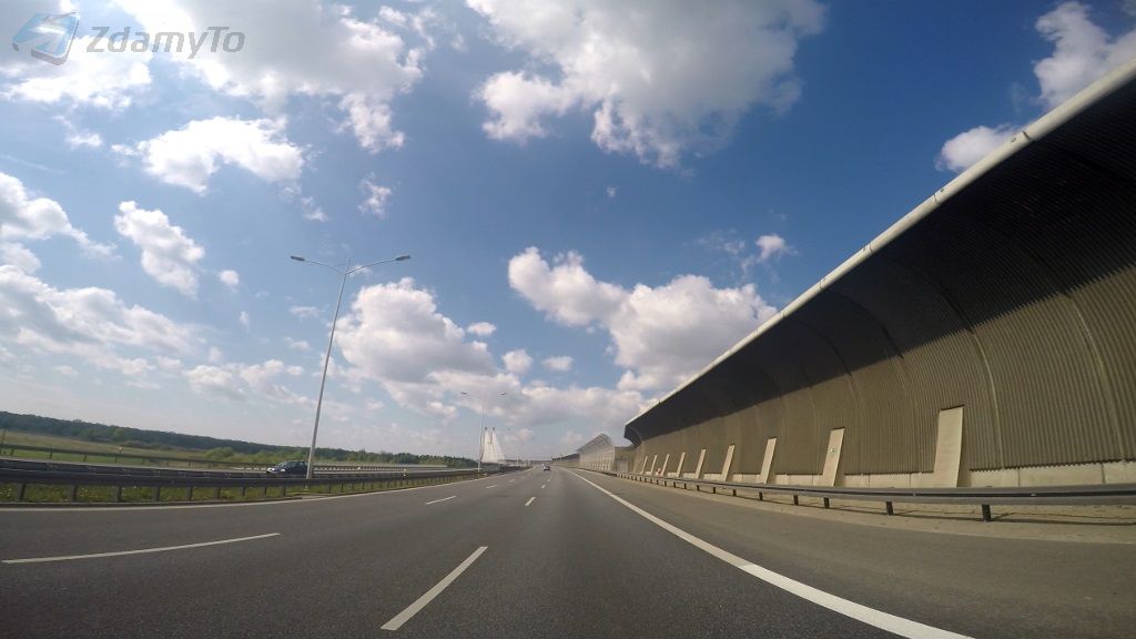 Pytanie Q-1815: Z jaką dopuszczalną prędkością wolno Ci się poruszać kierując samochodem osobowym ciągnącym przyczepę lekką na autostradzie?