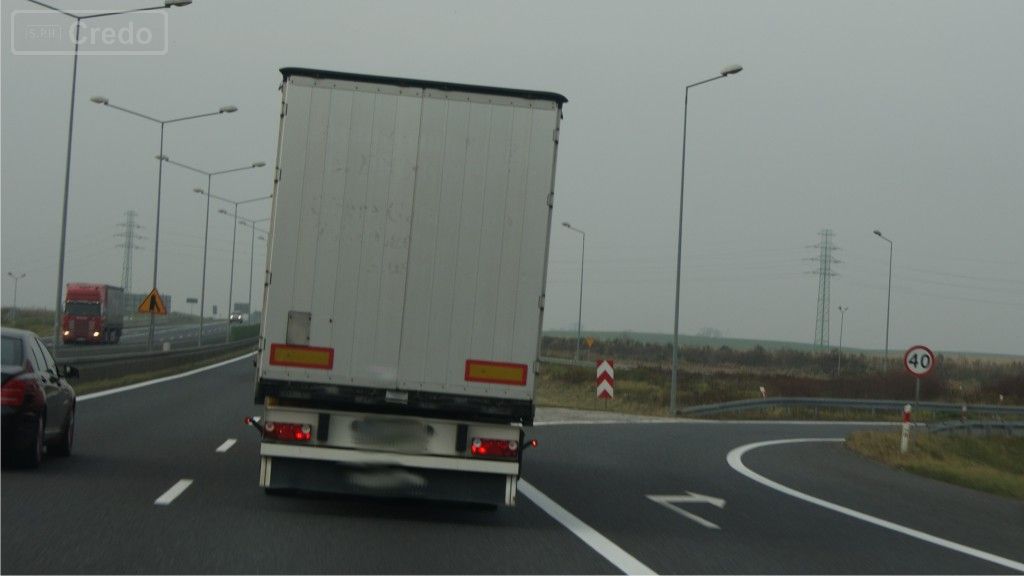 Pytanie Q-2278: Jak należy się zachować w przypadku pomylenia zjazdu na drodze o wzmożonym ruchu?