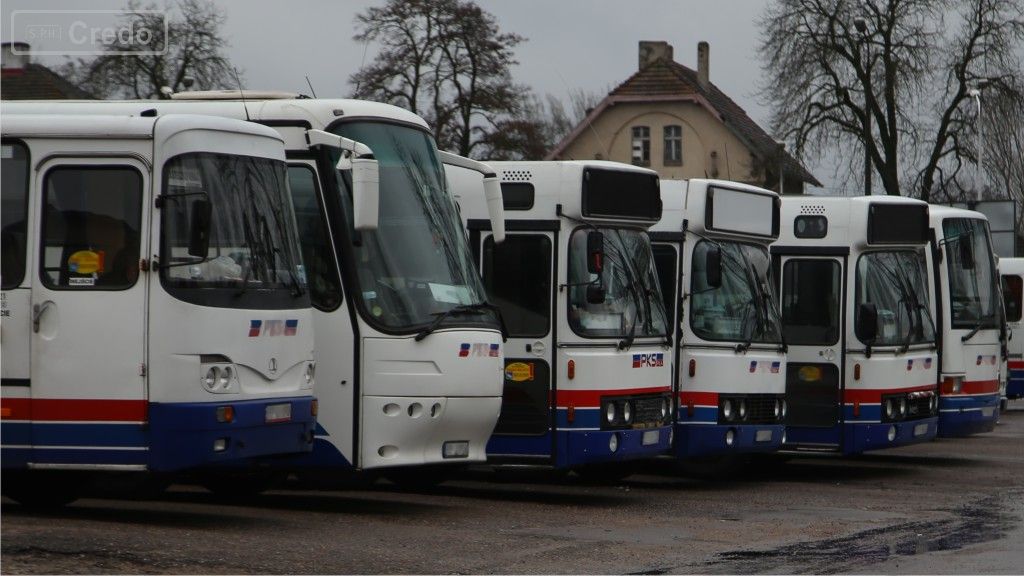 Pytanie Q-1812: W jaki sposób możesz zmniejszyć zanieczyszczenie powietrza podczas postoju na dworcu autobusowym?