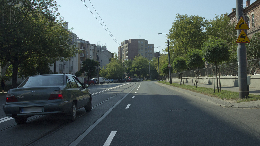 Pytanie Q-0037: Zostałeś właśnie wyprzedzony przez pojazd widoczny przed Tobą. Czy bezpośrednio po wyprzedzeniu wolno Ci zwiększyć prędkość?