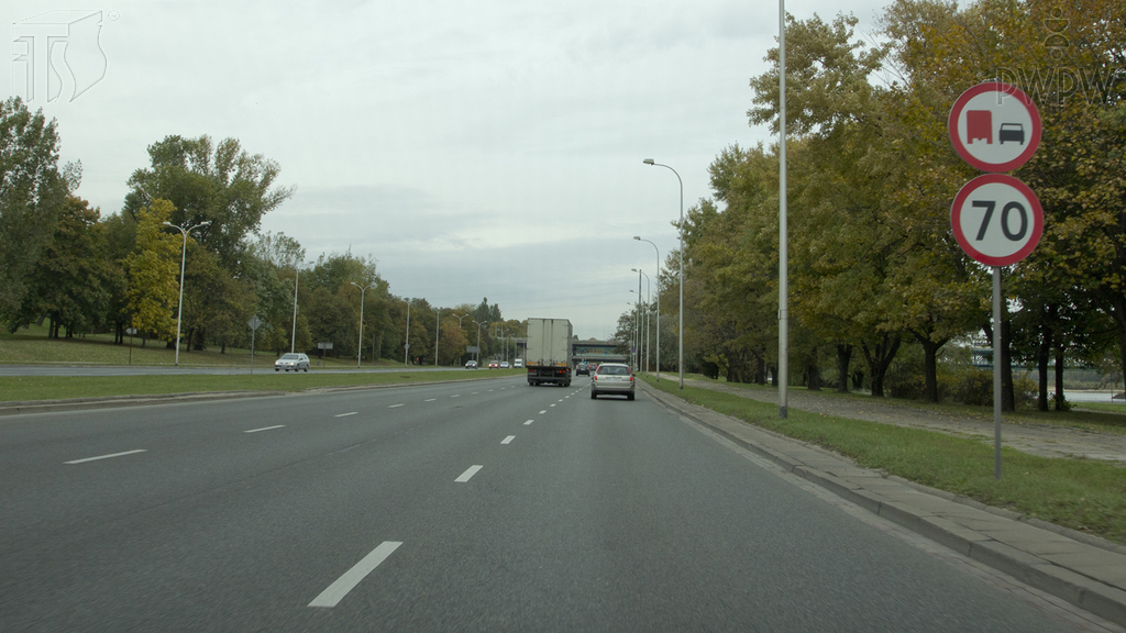 Pytanie Q-0189: Czy w tej sytuacji, kierując samochodem ciężarowym o dopuszczalnej masie całkowitej 12 ton, masz prawo wyprzedzić samochód osobowy?