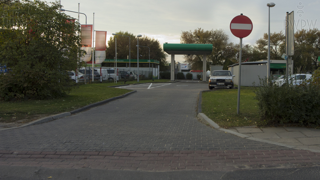 Pytanie Q-0136: Czy możesz skorzystać z tej drogi, chcąc wjechać do myjni?