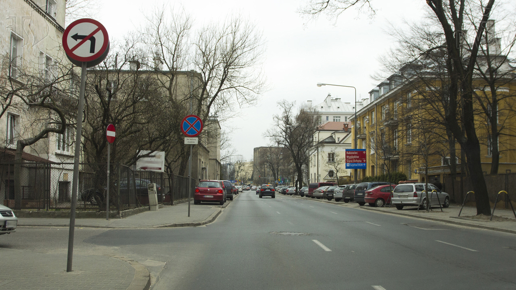 Pytanie Q-0149: Czy w przedstawionej sytuacji wolno Ci skręcić w lewo?