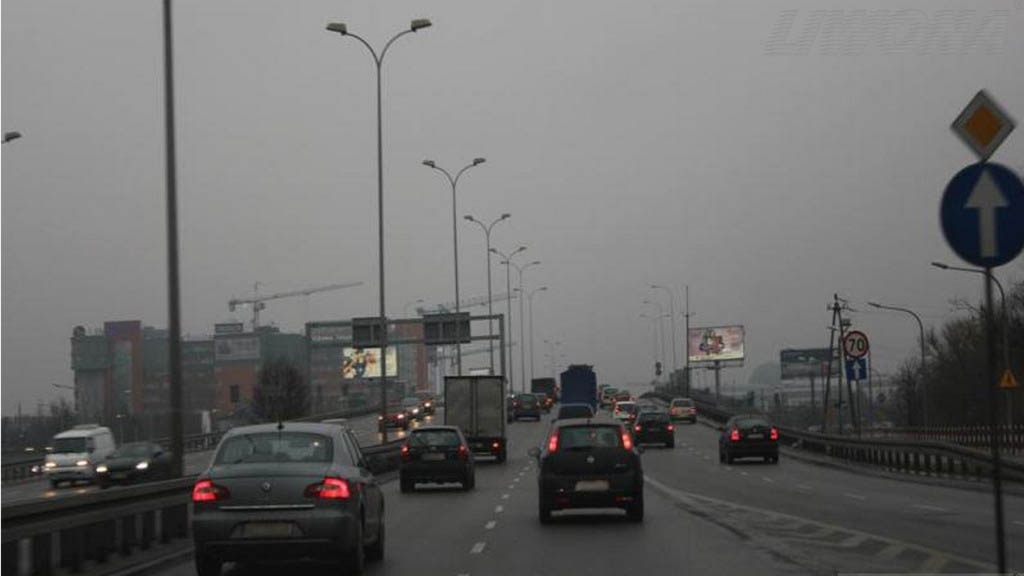Pytanie Q-1761: Czy w widocznej sytuacji znajdujesz się na drodze z pierwszeństwem?